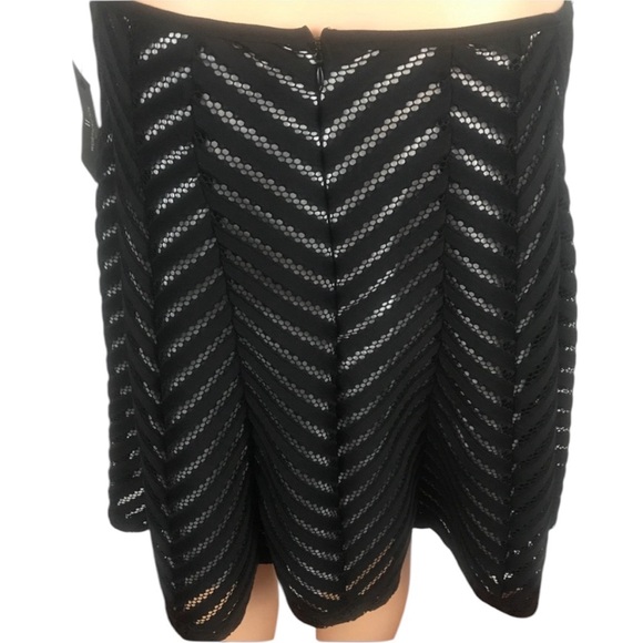 Worthington white skirt with black lace overlay! - Picture 4 of 6